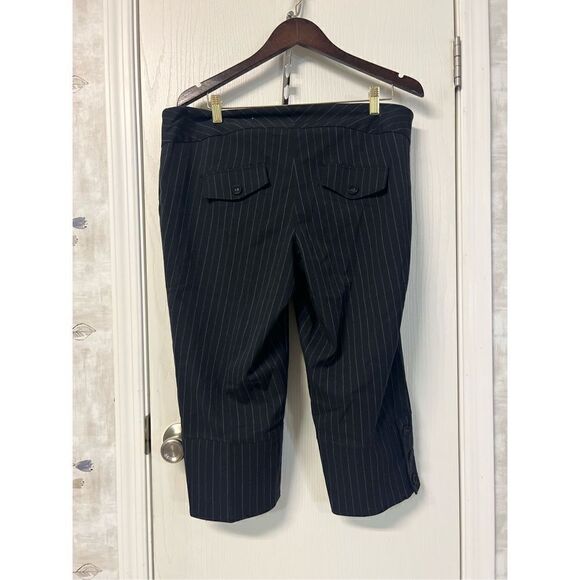 Torrid Cropped Pants - Picture 2 of 4